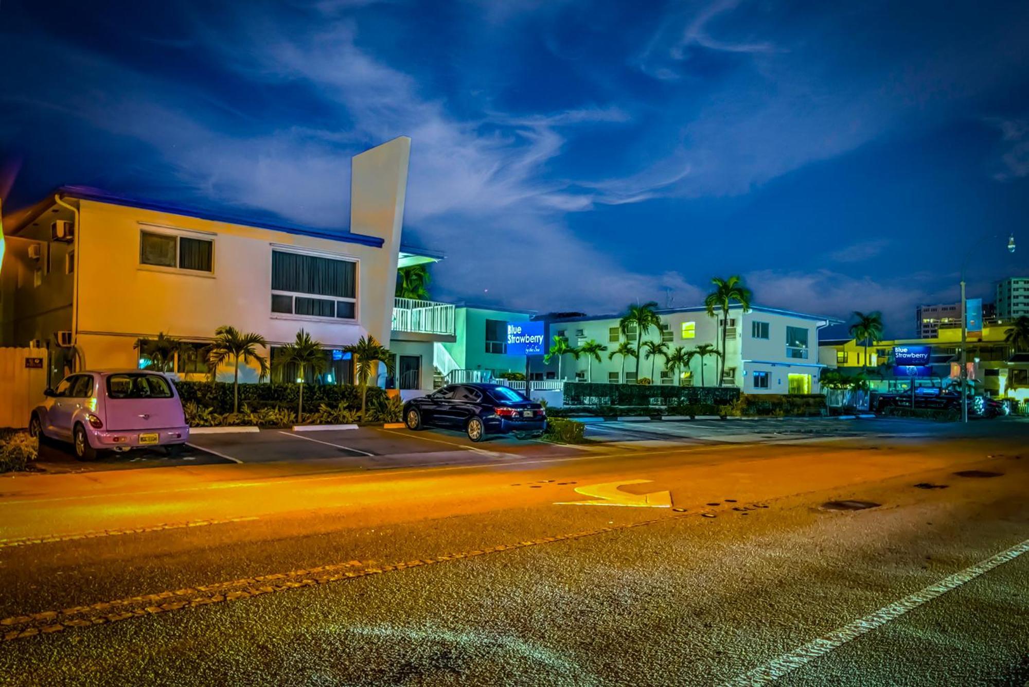 Blue Strawberry By The Sea Hotell Lauderdale-by-the-Sea Eksteriør bilde